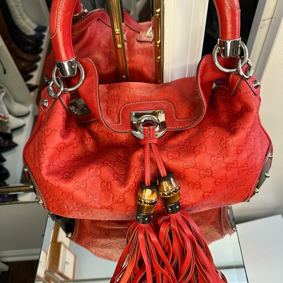Gucci Red Tassel Shoulder Bag - Picture 2 of 10